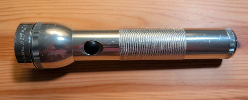 Mag-Lite 10” Silver Gray 2 D Cell Flashlight Tested and Working
